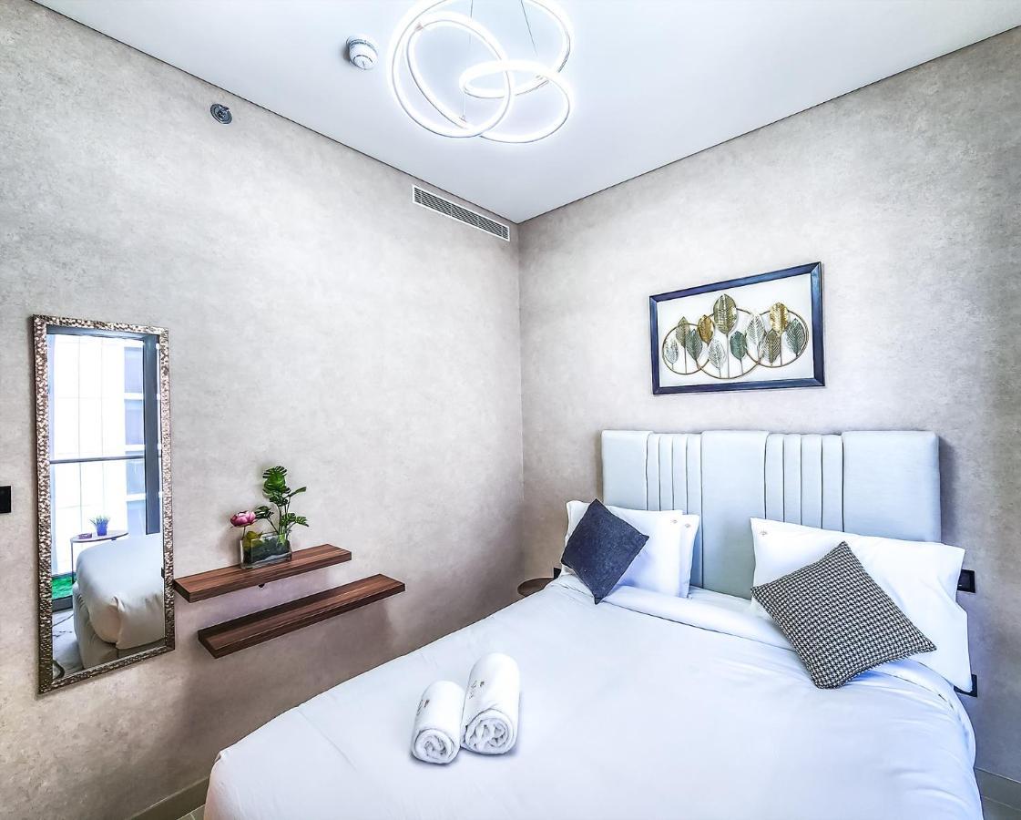 Stay Phenomenal 1 Bedroom Holiday Home Near Burj Khalifa Dubai Exteriör bild
